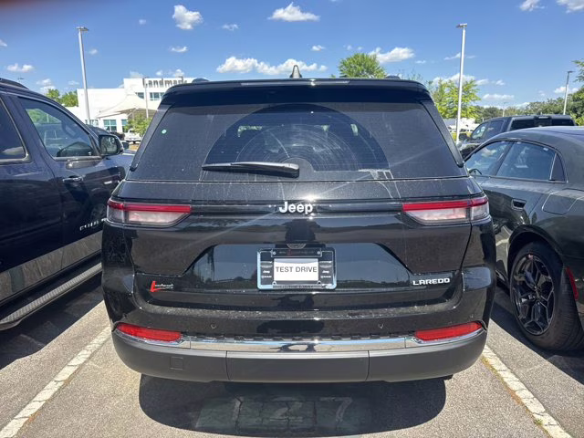 2026 Diamond Black Crystal Pearlcoat Jeep Grand Cherokee Laredo X RWD SUV