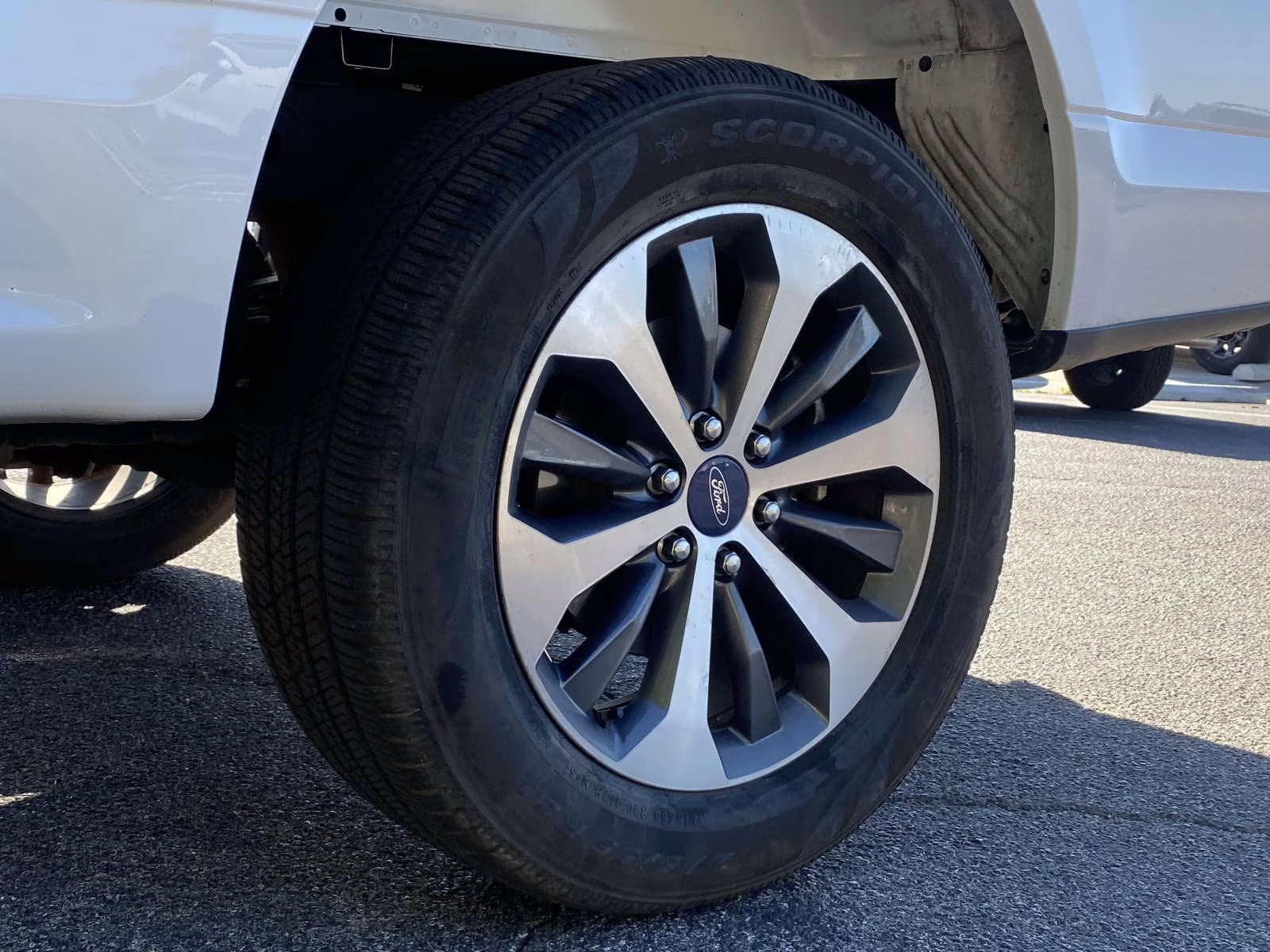 2019 Oxford White Ford F-150 XL 4X4 Truck