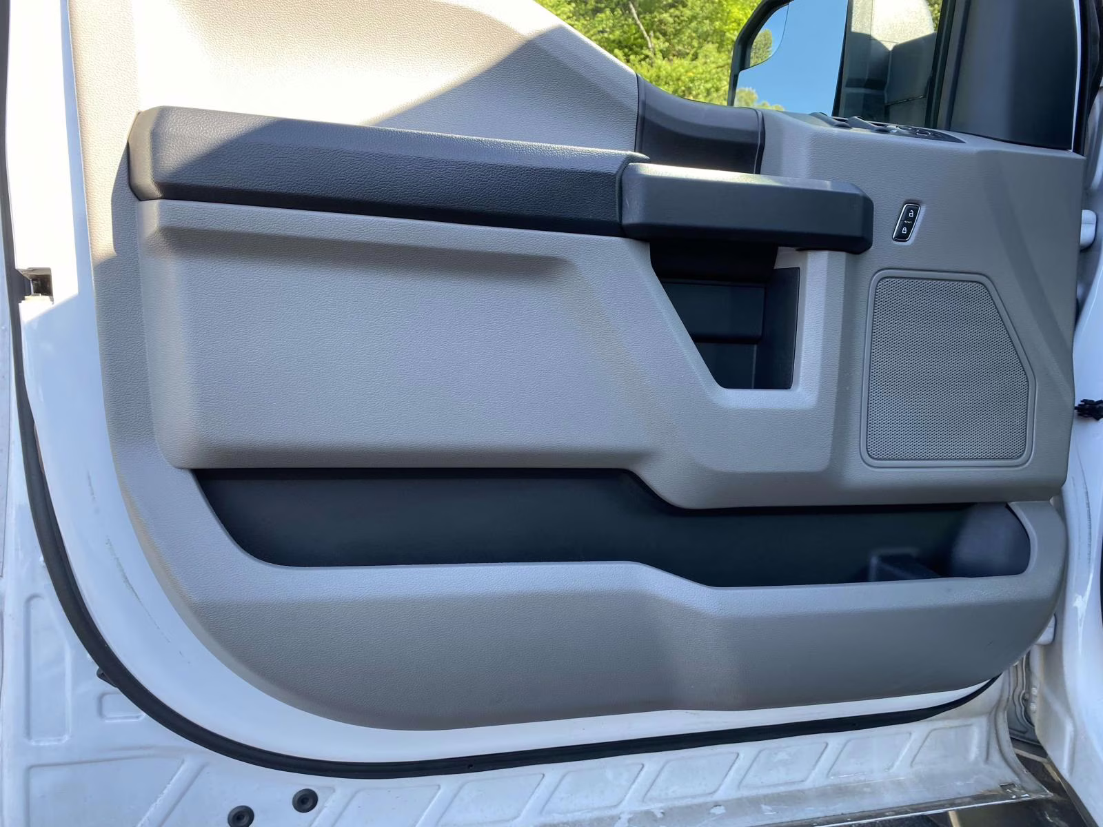 2019 Oxford White Ford F-150 XL 4X4 Truck