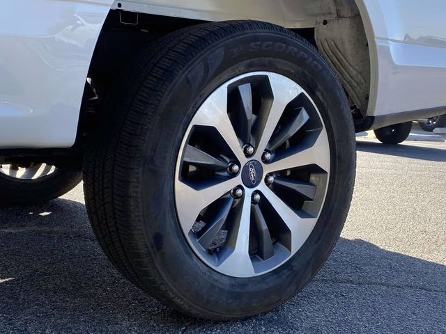 2019 Oxford White Ford F-150 XL 4X4 Truck