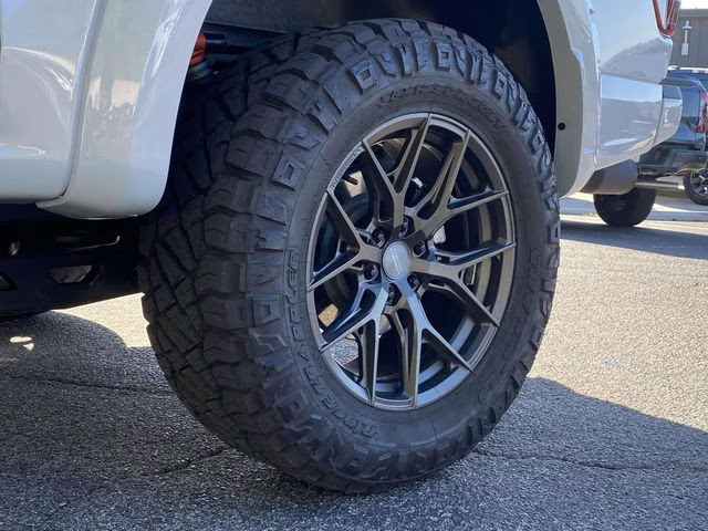 2025 Space White Metallic Ford F-150 Raptor 4X4 Truck