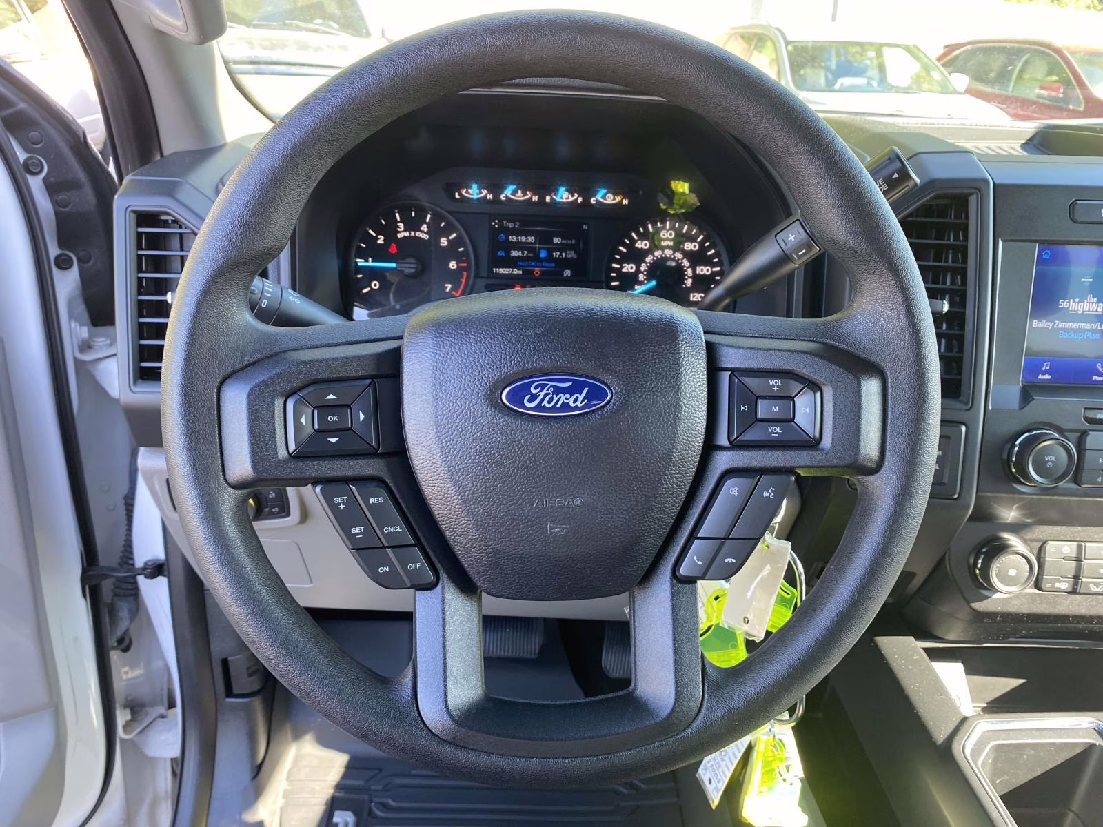 2019 Oxford White Ford F-150 XL 4X4 Truck