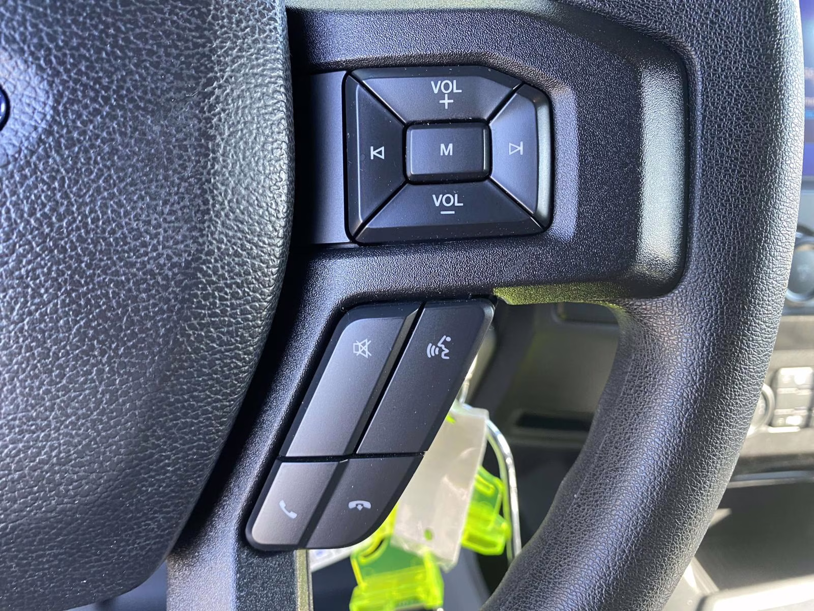 2019 Oxford White Ford F-150 XL 4X4 Truck