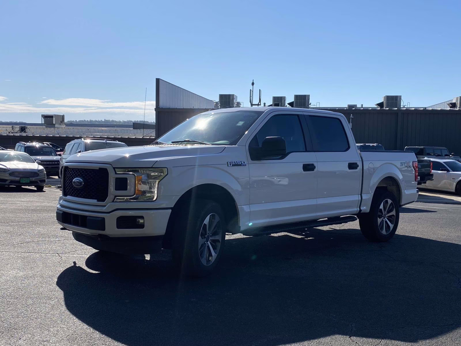 2019 Oxford White Ford F-150 XL 4X4 Truck