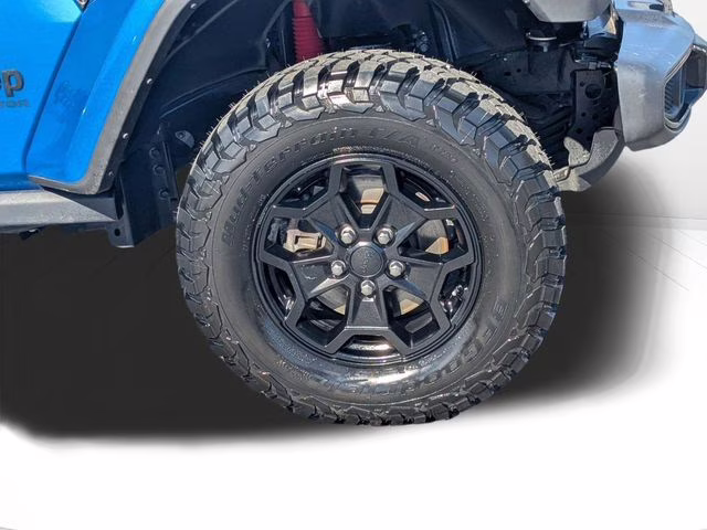 2022 Hydro Blue Pearlcoat Jeep Gladiator Willys 4X4 Truck