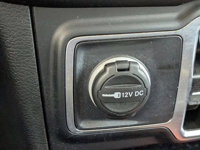 2022 Hydro Blue Pearlcoat Jeep Gladiator Willys 4X4 Truck