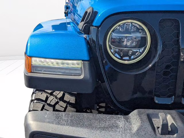 2022 Hydro Blue Pearlcoat Jeep Gladiator Willys 4X4 Truck