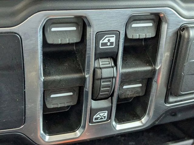 2022 Hydro Blue Pearlcoat Jeep Gladiator Willys 4X4 Truck