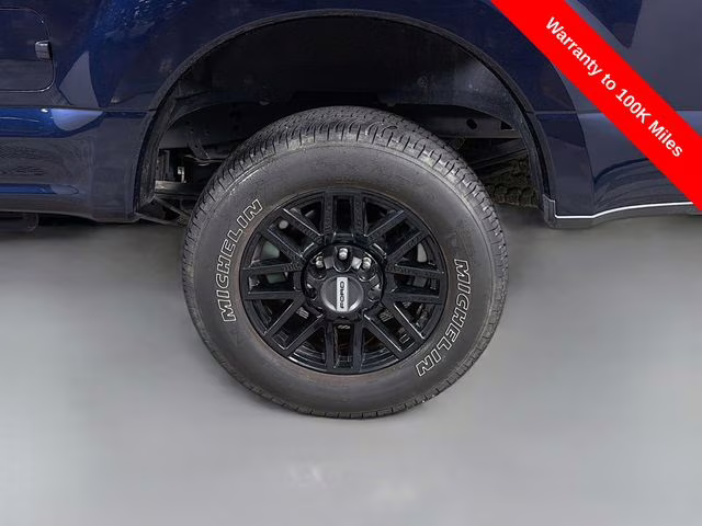 2022 Blue Metallic Ford Super Duty F-250 SRW Lariat 4X4 Truck