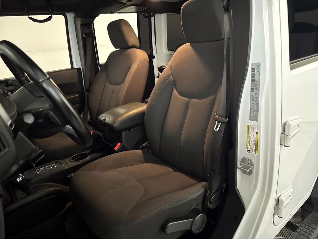 2017 Bright White Clearcoat Jeep Wrangler Unlimited Willys 4X4 SUV