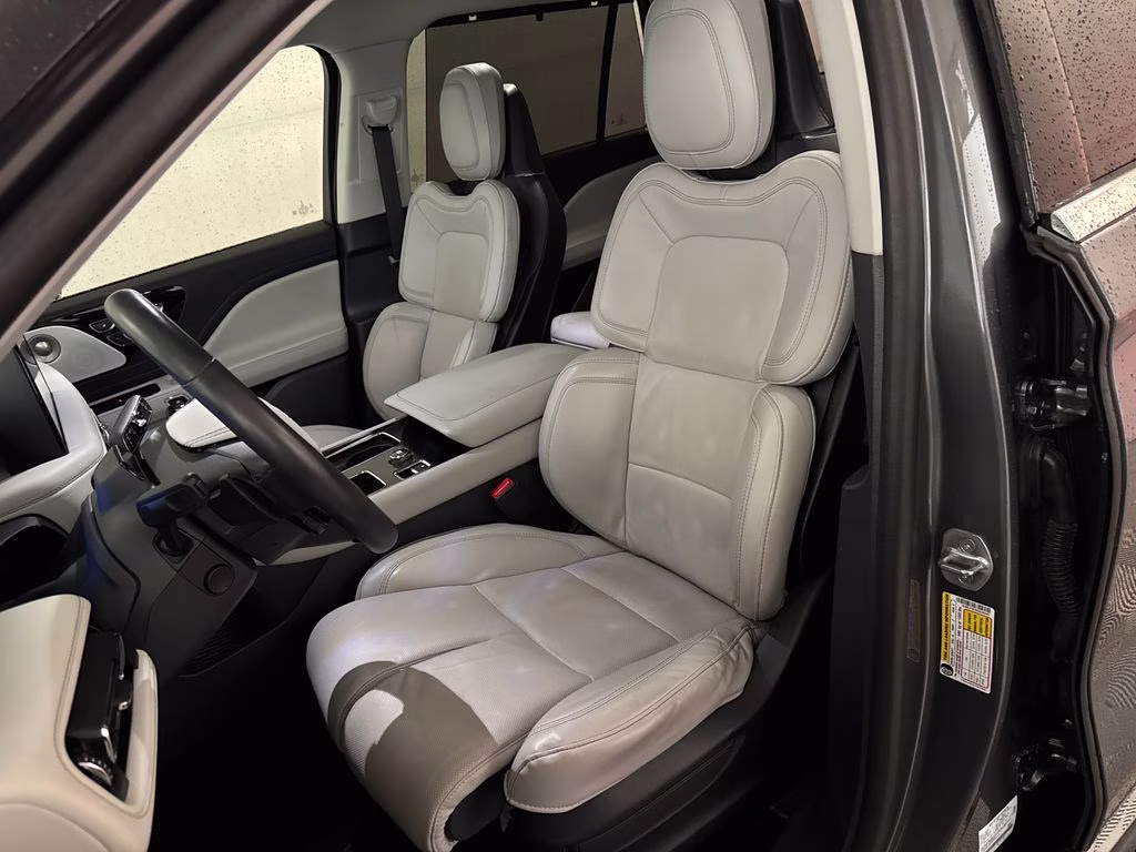 2025 Asher Gray Metallic Clearcoat Lincoln Aviator Reserve AWD SUV