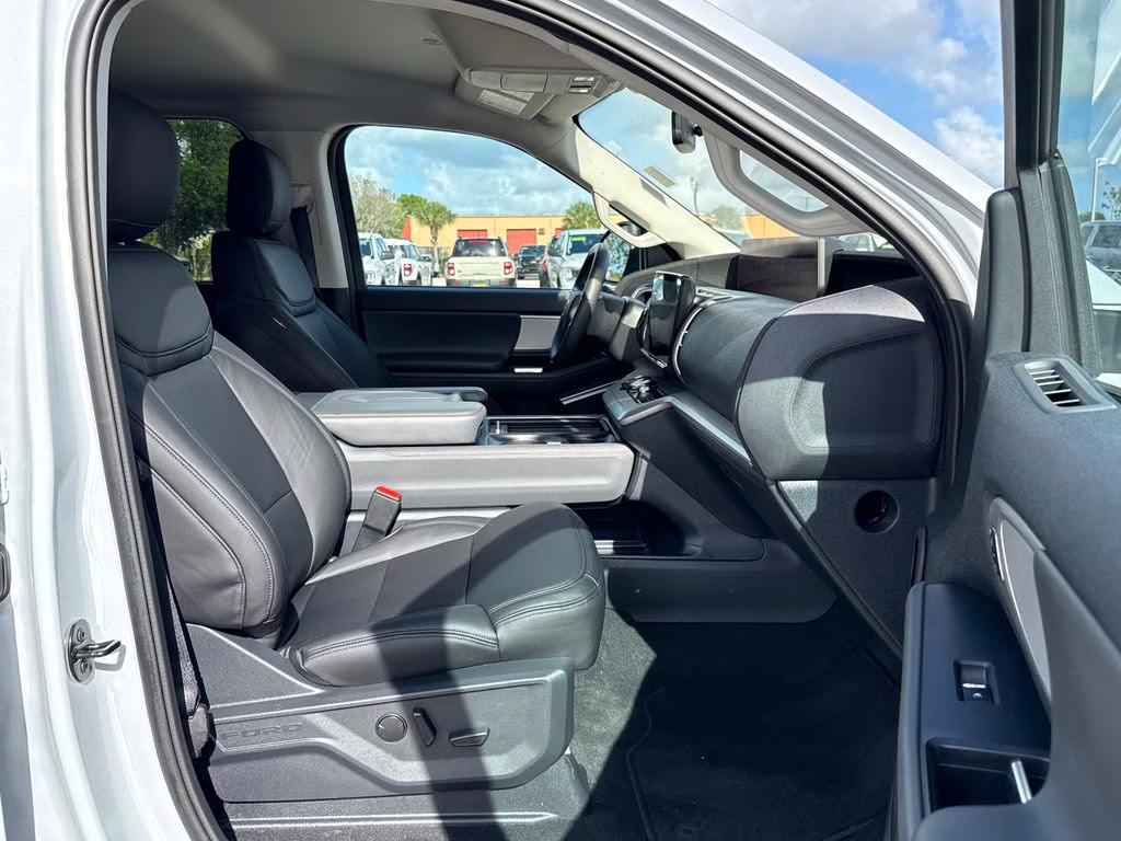 2025 Space Silver Metallic Ford Expedition Active RWD SUV