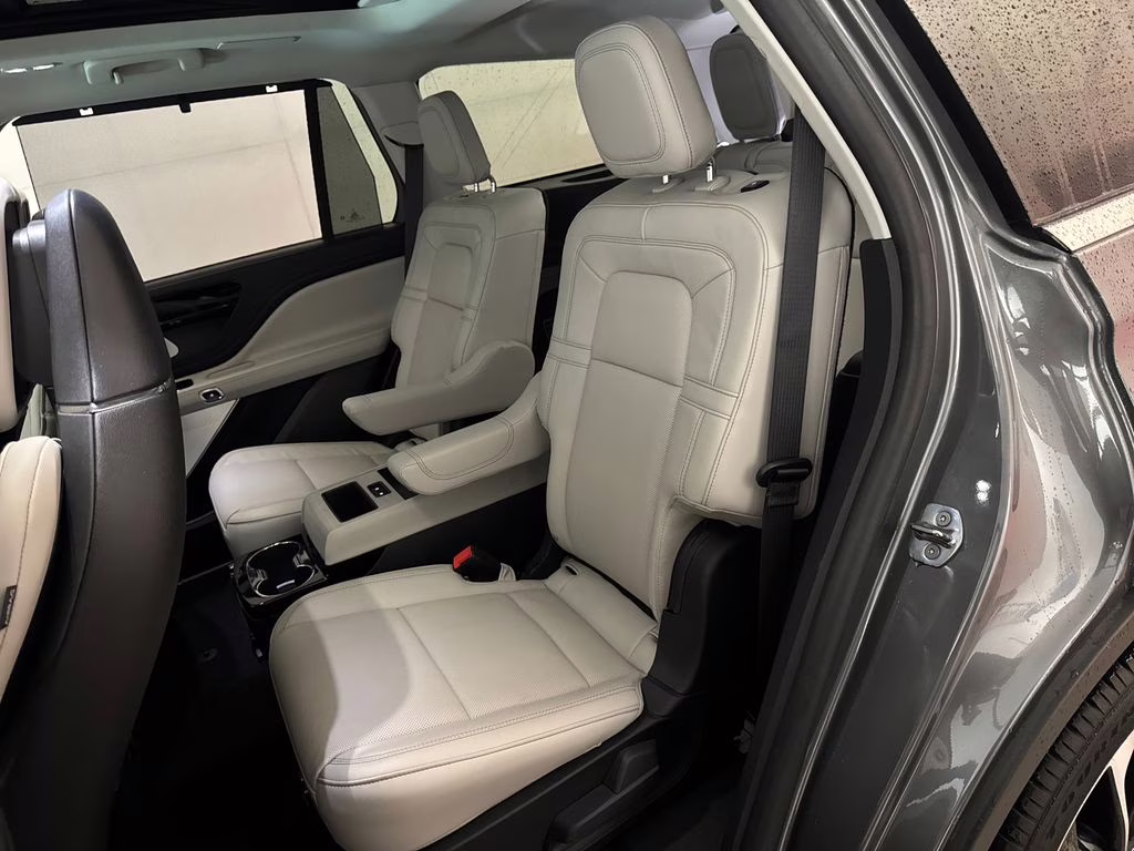 2025 Asher Gray Metallic Clearcoat Lincoln Aviator Reserve AWD SUV