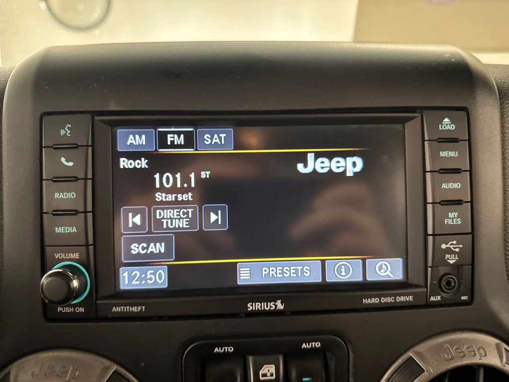 2017 Bright White Clearcoat Jeep Wrangler Unlimited Willys 4X4 SUV