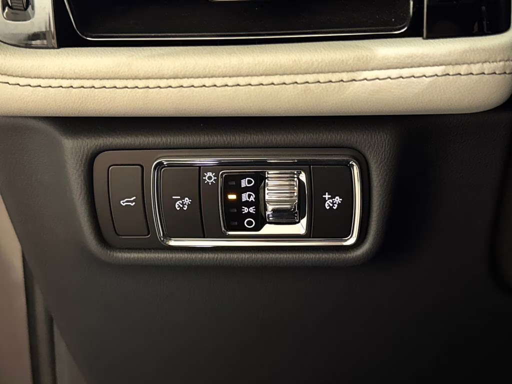 2025 Asher Gray Metallic Clearcoat Lincoln Aviator Reserve AWD SUV