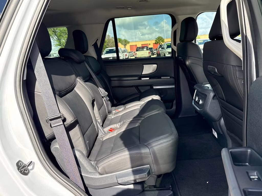 2025 Space Silver Metallic Ford Expedition Active RWD SUV