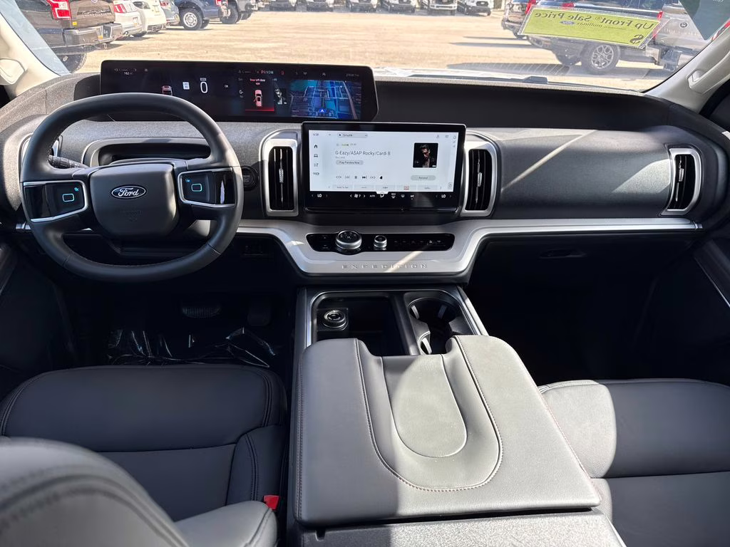 2025 Space Silver Metallic Ford Expedition Active RWD SUV