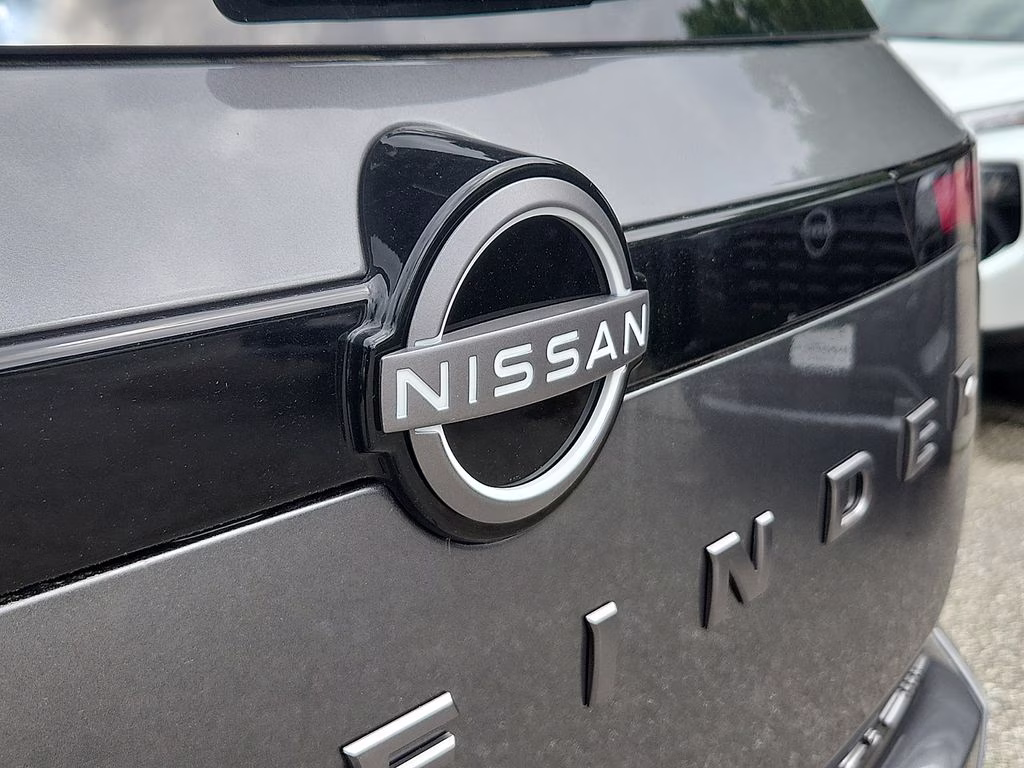 2026 Gun Metallic Nissan Pathfinder SL 4X4 SUV