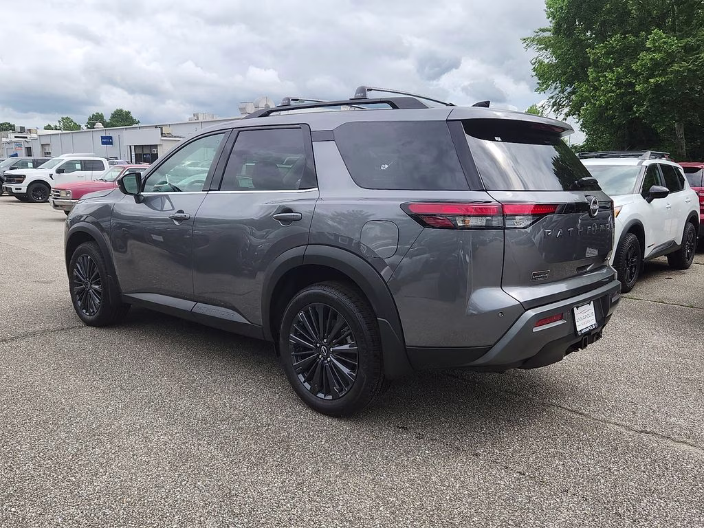 2026 Gun Metallic Nissan Pathfinder SL 4X4 SUV