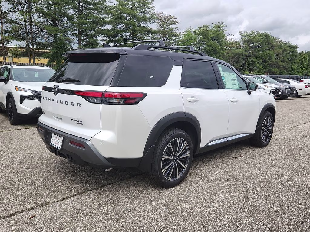 2026 Everest White Pearl/Black Nissan Pathfinder Platinum 4X4 SUV
