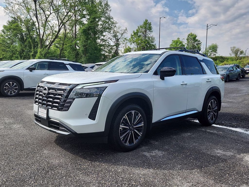 2026 Everest White Pearl Tricoat Nissan Pathfinder Platinum 4X4 SUV