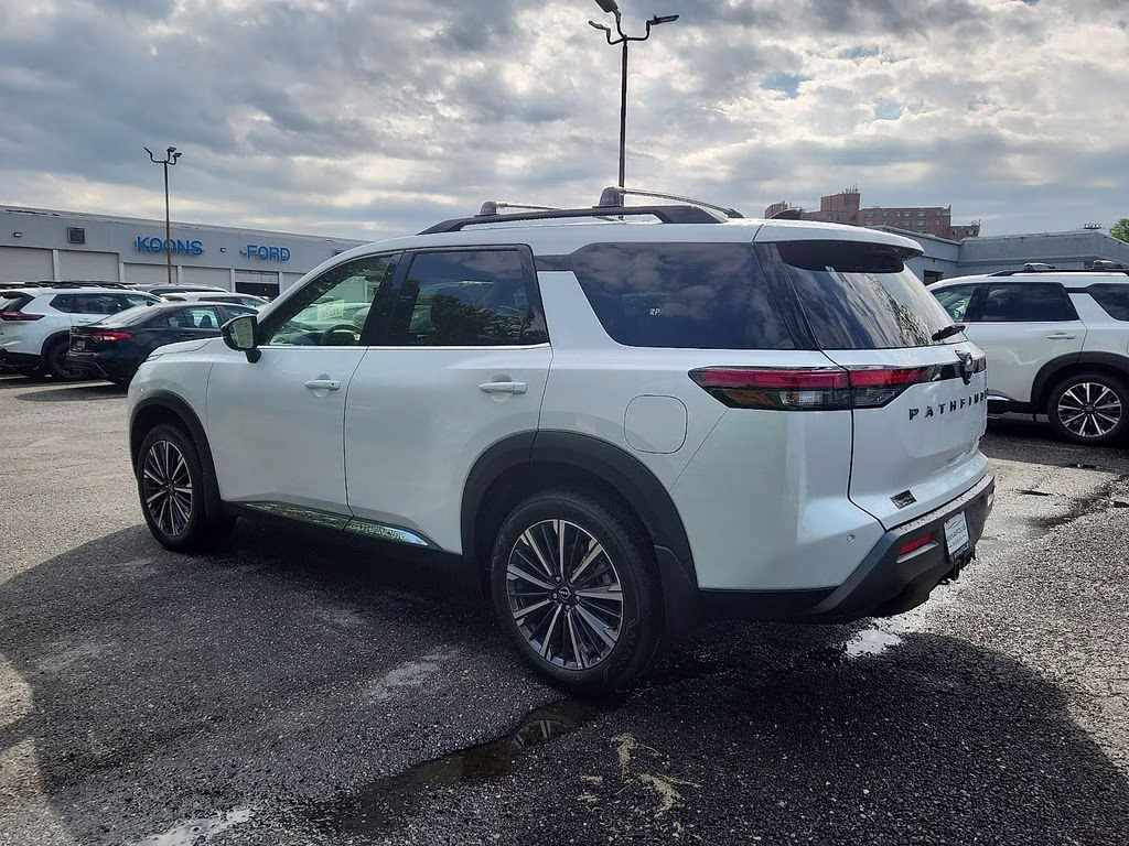 2026 Everest White Pearl Tricoat Nissan Pathfinder Platinum 4X4 SUV