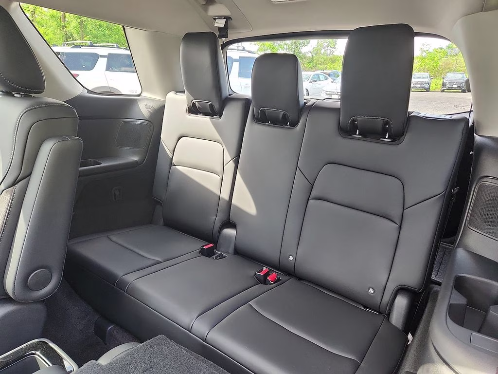 2026 Everest White Pearl Tricoat Nissan Pathfinder Platinum 4X4 SUV
