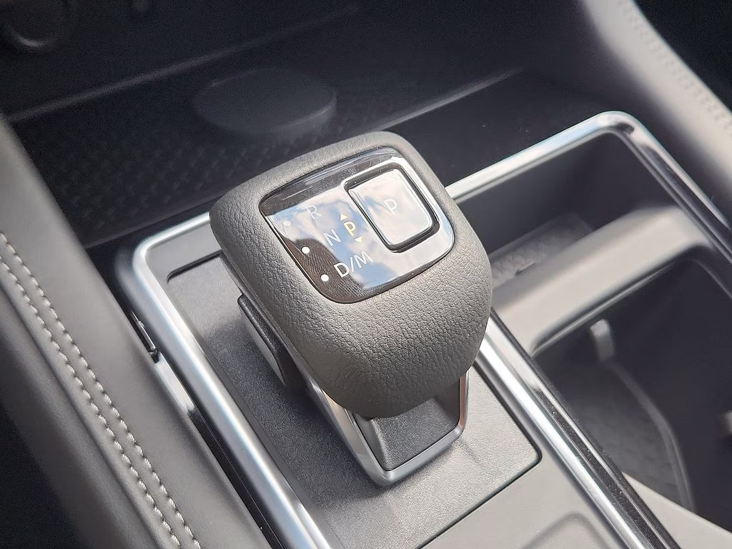 2026 Everest White Pearl Tricoat Nissan Pathfinder Platinum 4X4 SUV