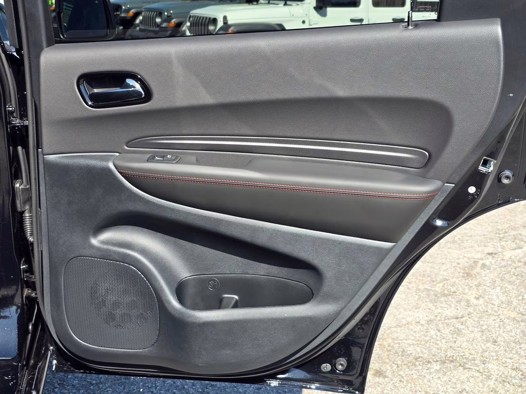 2026 DB Black Crystal Clearcoat Dodge Durango GT Plus HEMI V8 AWD SUV