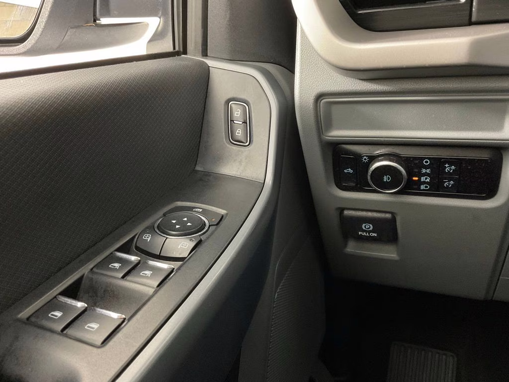 2023 Iconic Silver Metallic Ford F-150 XLT 4X4 Truck