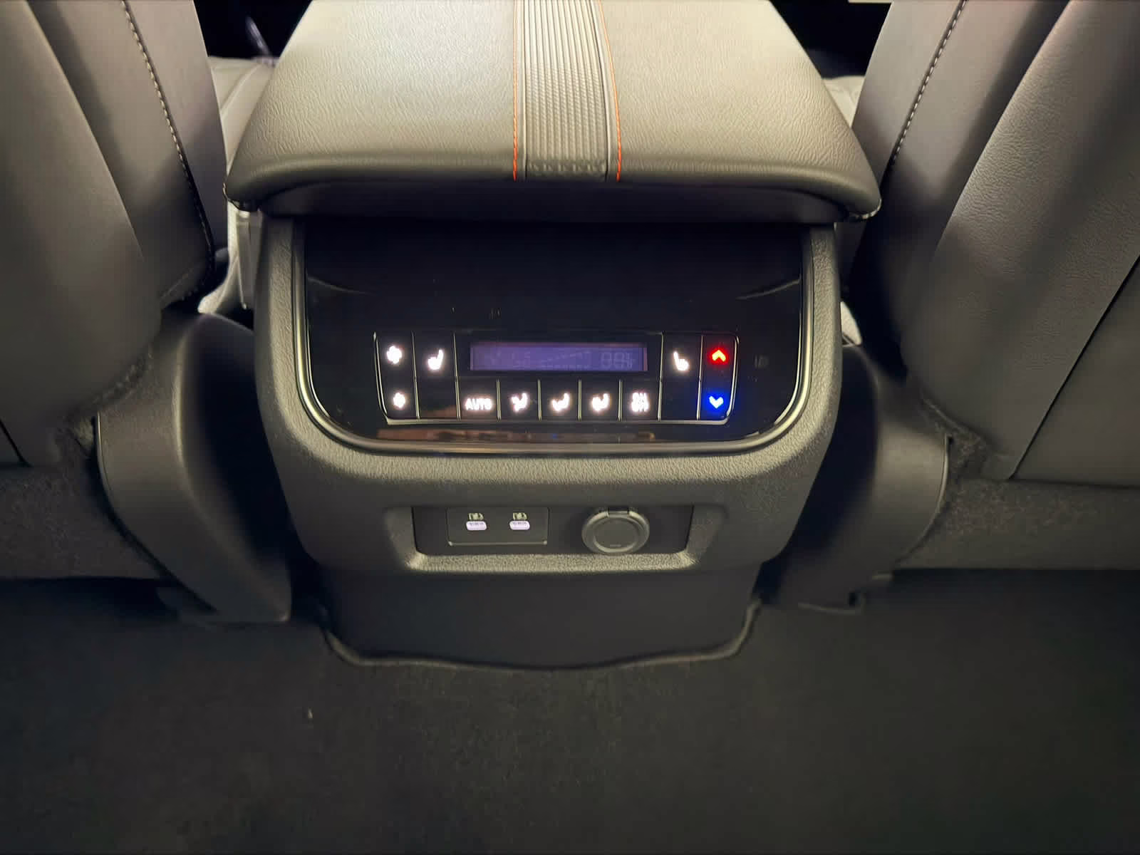 2026 Alpine Metallic/Super Black Nissan Armada PRO-4X 4X4 SUV