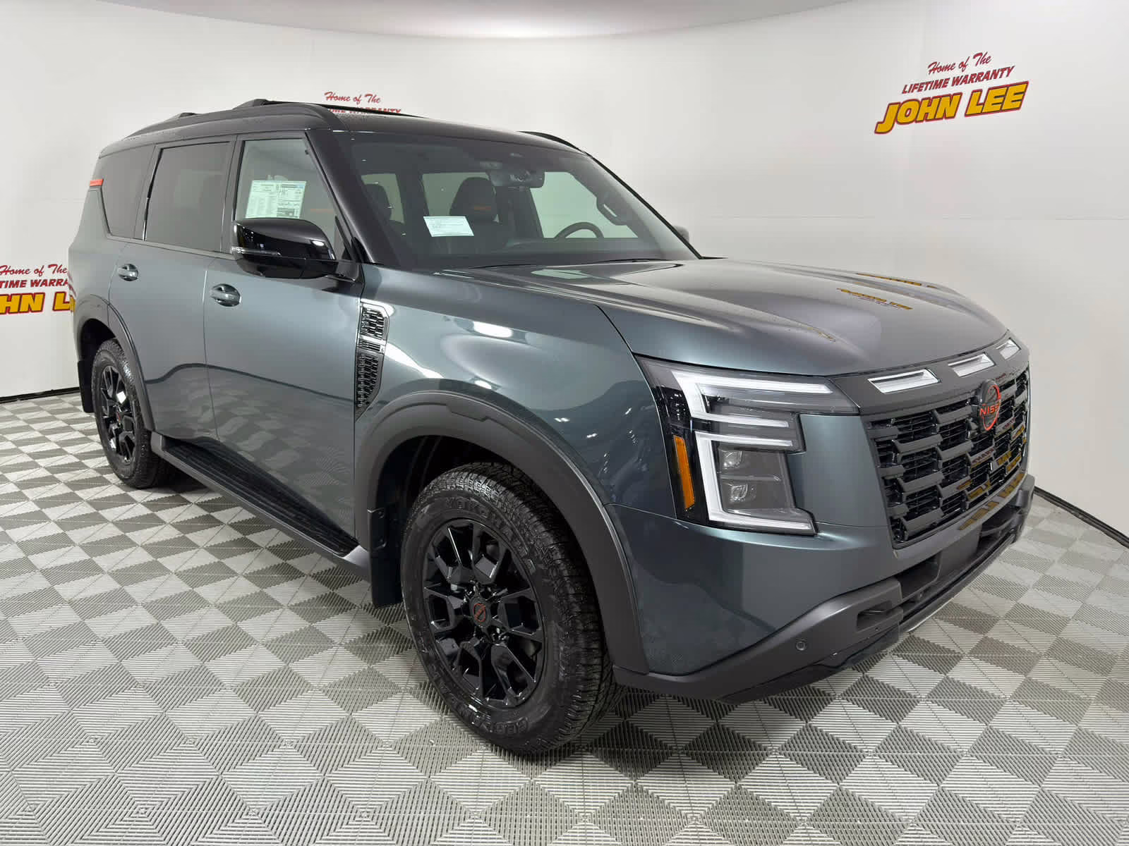2026 Alpine Metallic/Super Black Nissan Armada PRO-4X 4X4 SUV