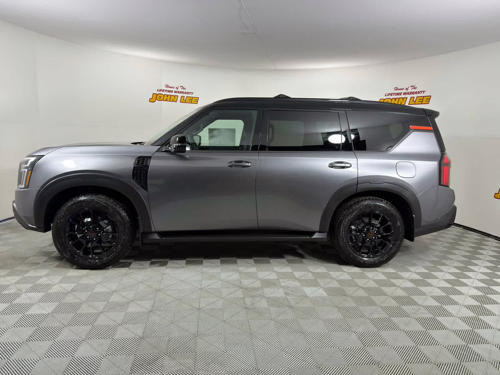 2026 Gun Metallic/Super Black Nissan Armada PRO-4X 4X4 SUV
