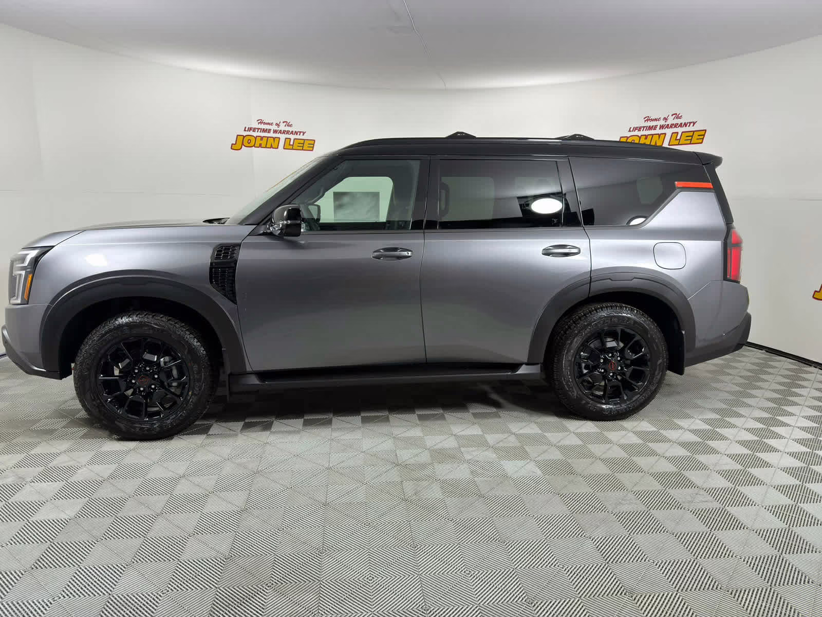 2026 Gun Metallic/Super Black Nissan Armada PRO-4X 4X4 SUV