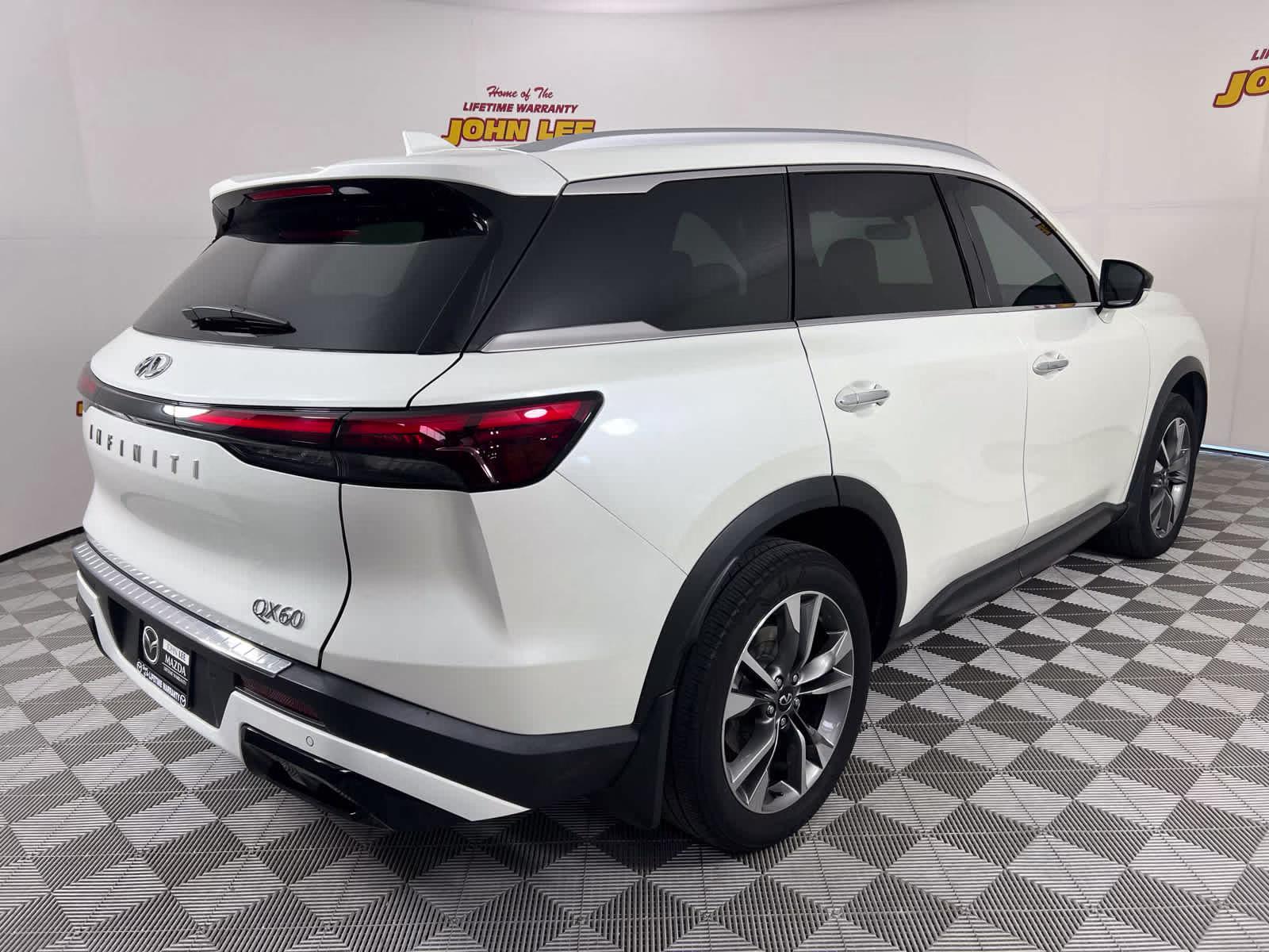 2023 Majestic White INFINITI QX60 LUXE FWD SUV