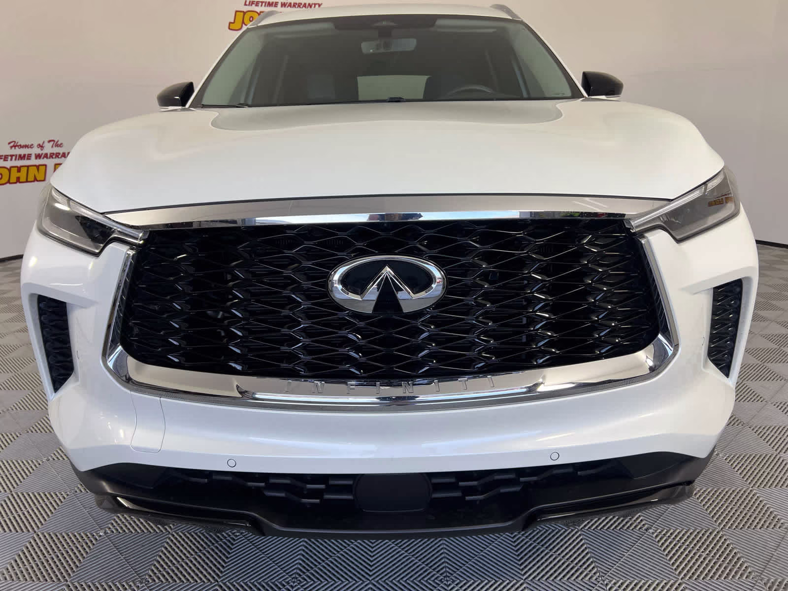 2023 Majestic White INFINITI QX60 LUXE FWD SUV