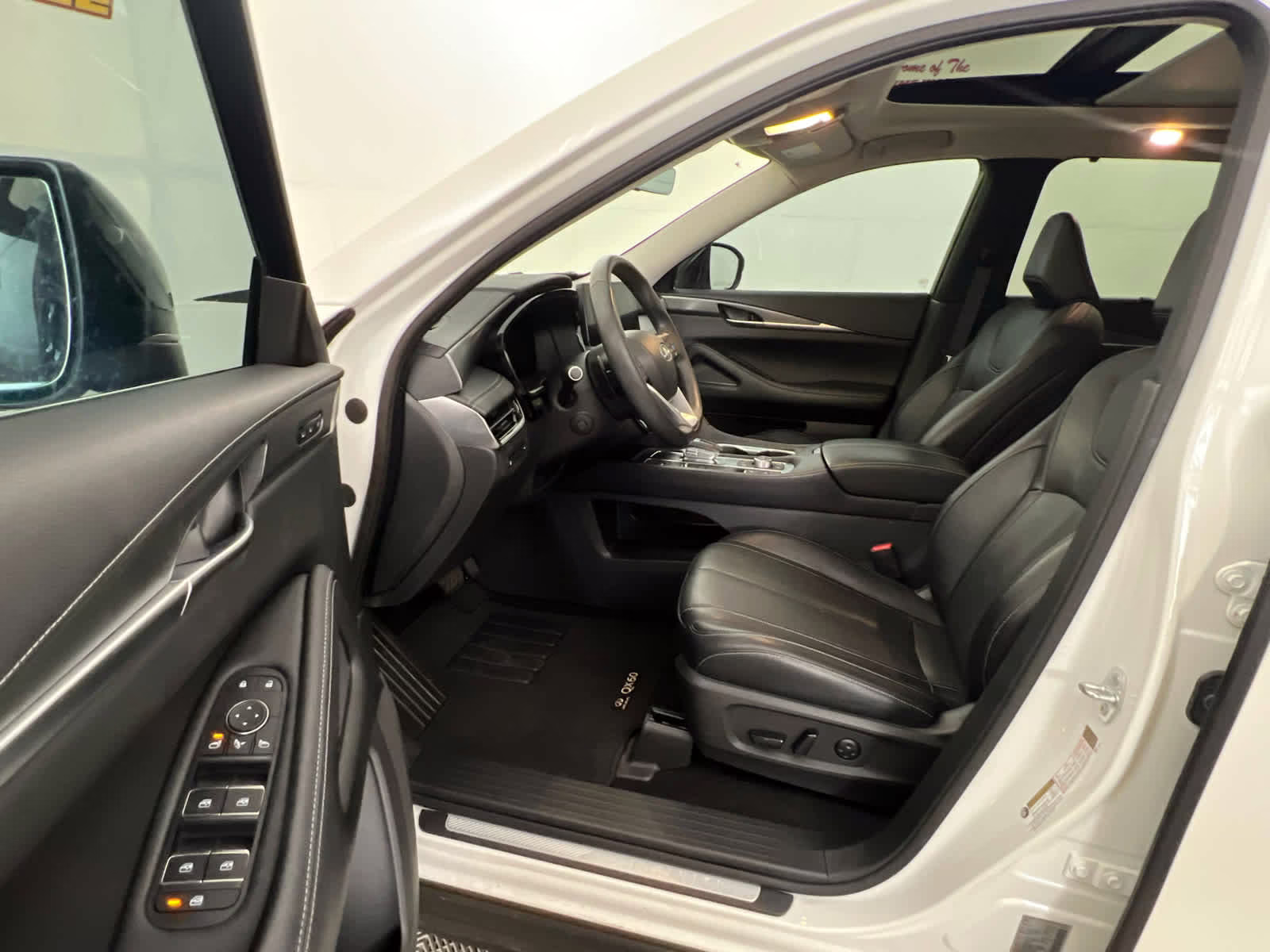 2023 Majestic White INFINITI QX60 LUXE FWD SUV