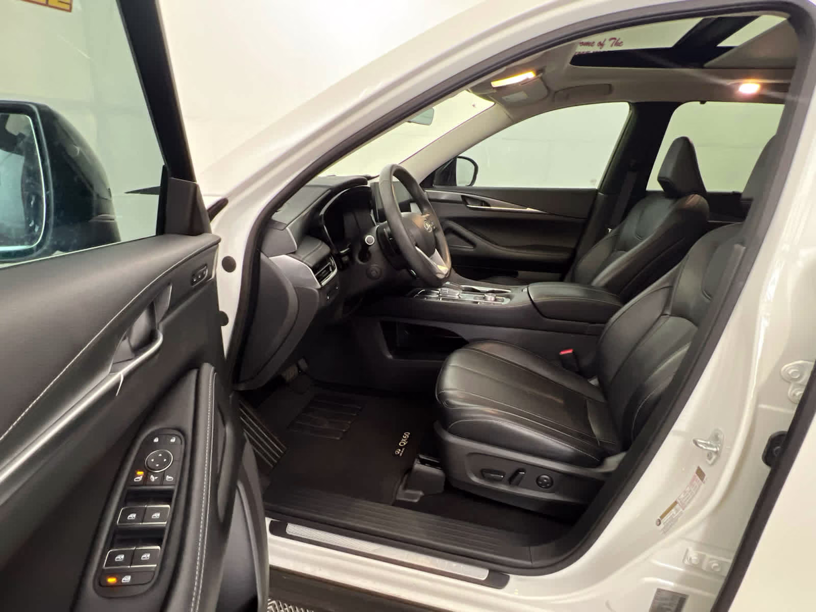 2023 Majestic White INFINITI QX60 LUXE FWD SUV