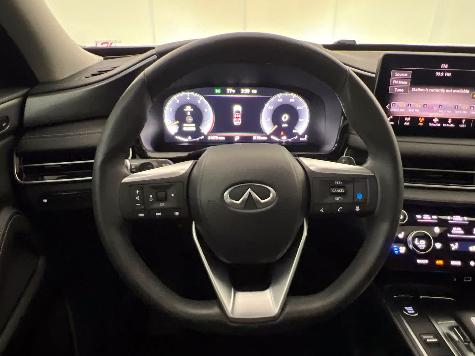 2023 Majestic White INFINITI QX60 LUXE FWD SUV