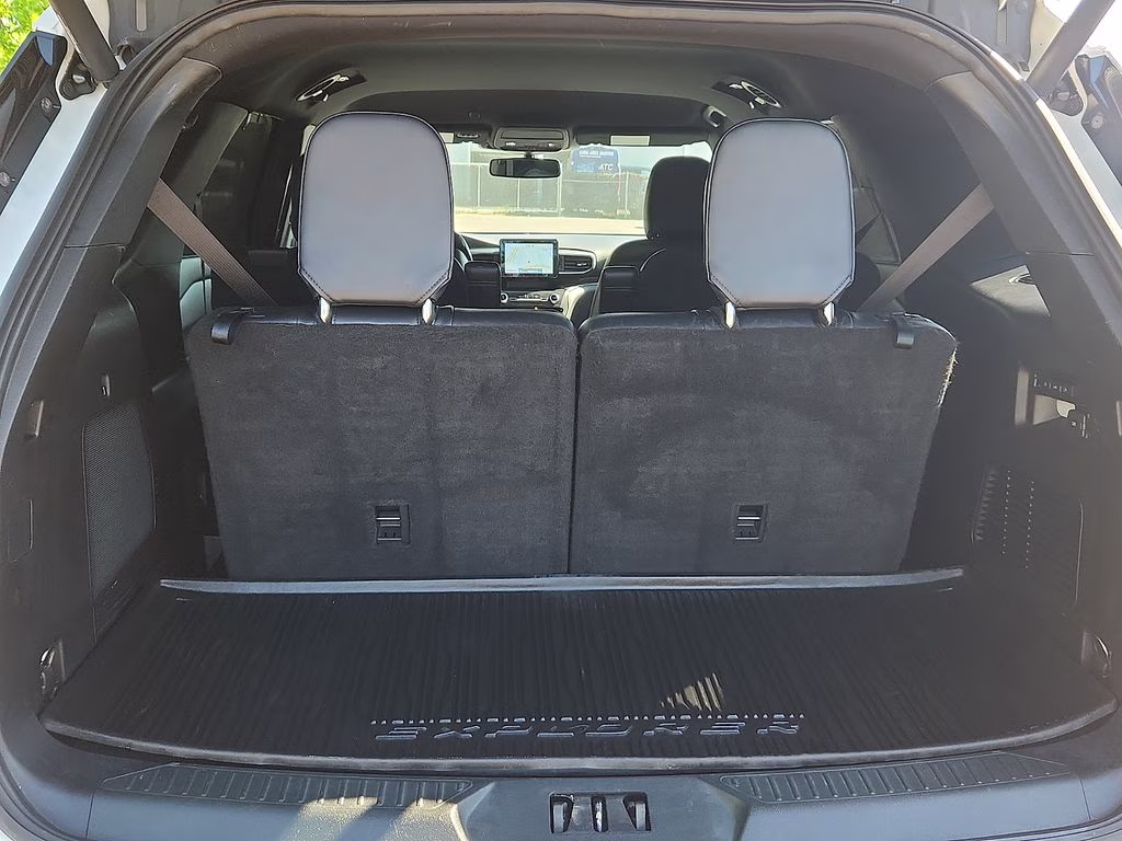 2020 Oxford White Ford Explorer Limited 4X4 SUV