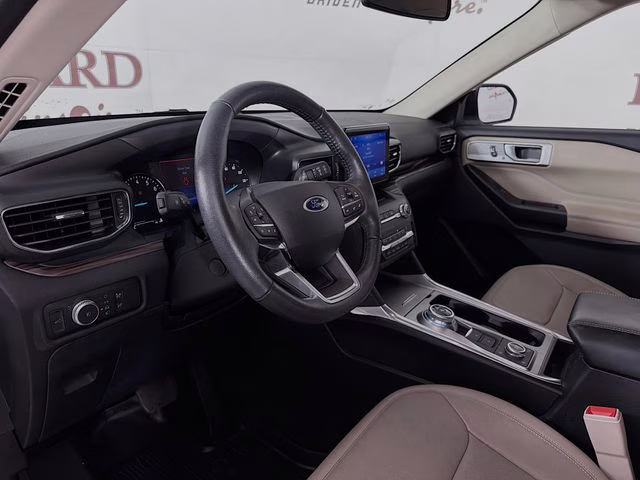 2020 White Metallic Ford Explorer Limited 4X4 SUV