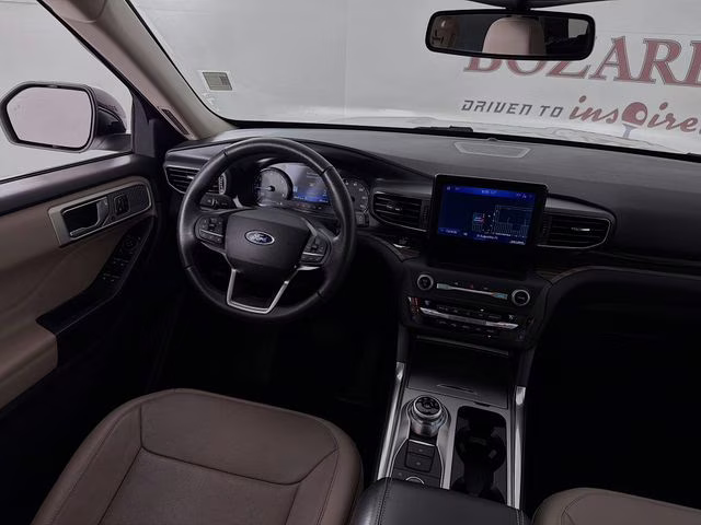 2020 White Metallic Ford Explorer Limited 4X4 SUV