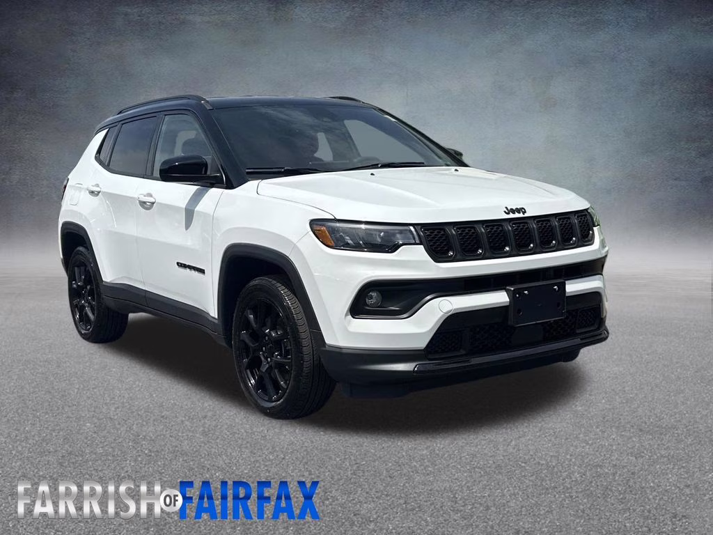2023 Bright White Clearcoat Jeep Compass Altitude 4X4 SUV