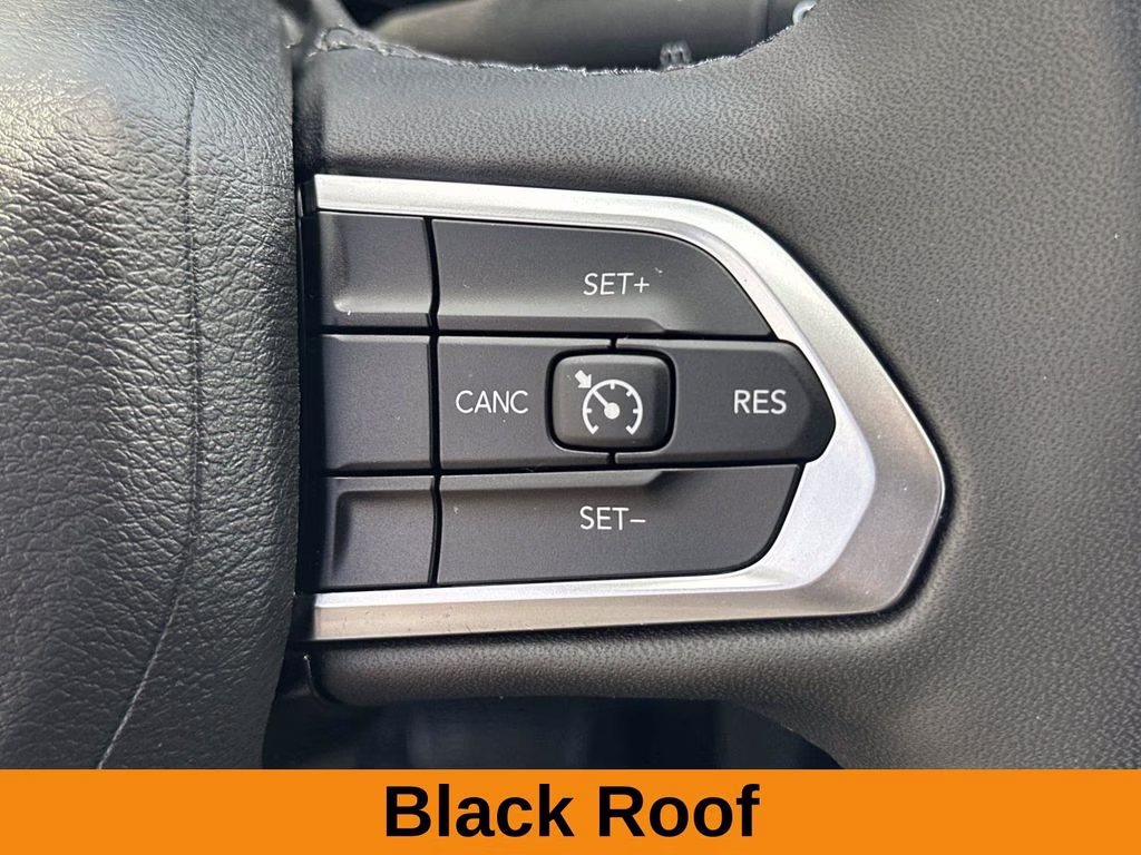 2023 Bright White Clearcoat Jeep Compass Altitude 4X4 SUV