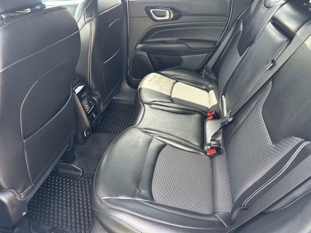 2023 Bright White Clearcoat Jeep Compass Altitude 4X4 SUV