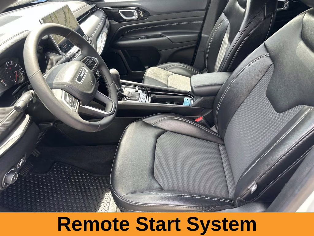 2023 Bright White Clearcoat Jeep Compass Altitude 4X4 SUV