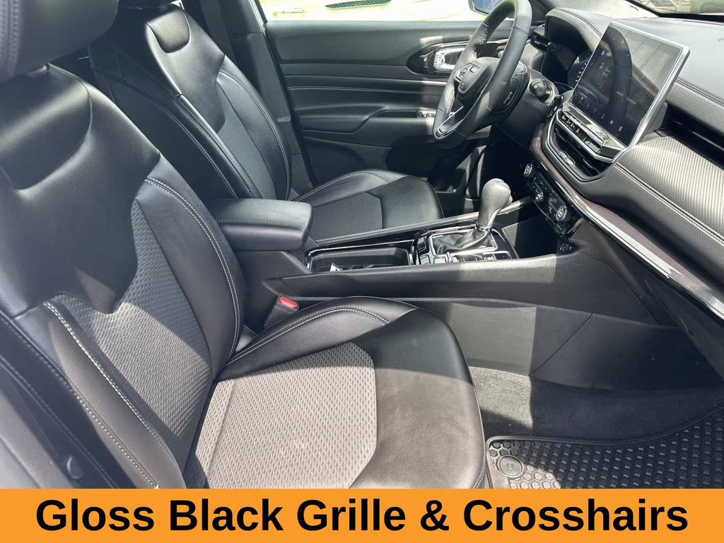 2023 Bright White Clearcoat Jeep Compass Altitude 4X4 SUV