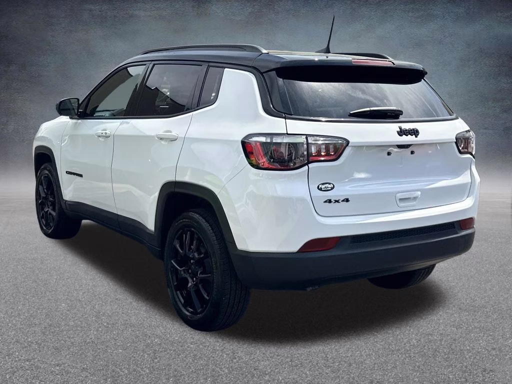 2023 Bright White Clearcoat Jeep Compass Altitude 4X4 SUV