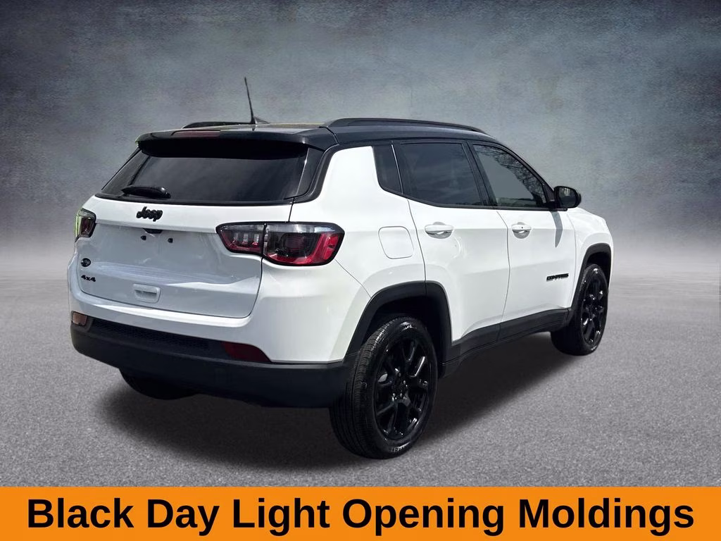 2023 Bright White Clearcoat Jeep Compass Altitude 4X4 SUV