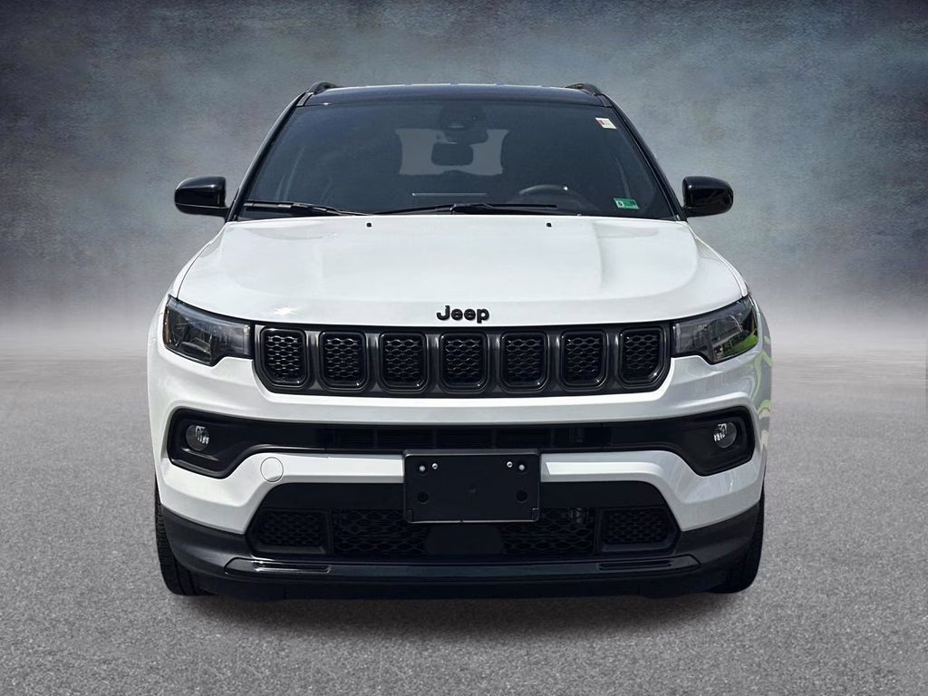 2023 Bright White Clearcoat Jeep Compass Altitude 4X4 SUV